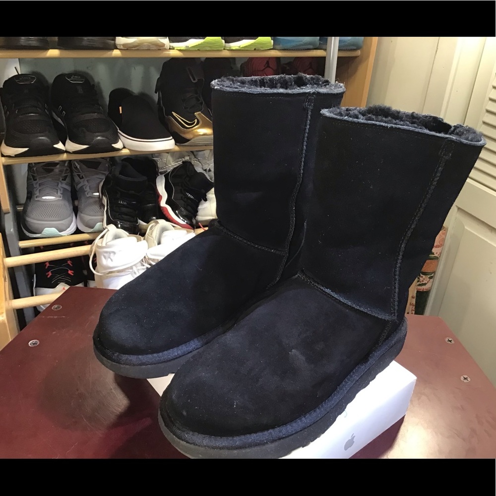 UGG W Classic Short Zip Bootie